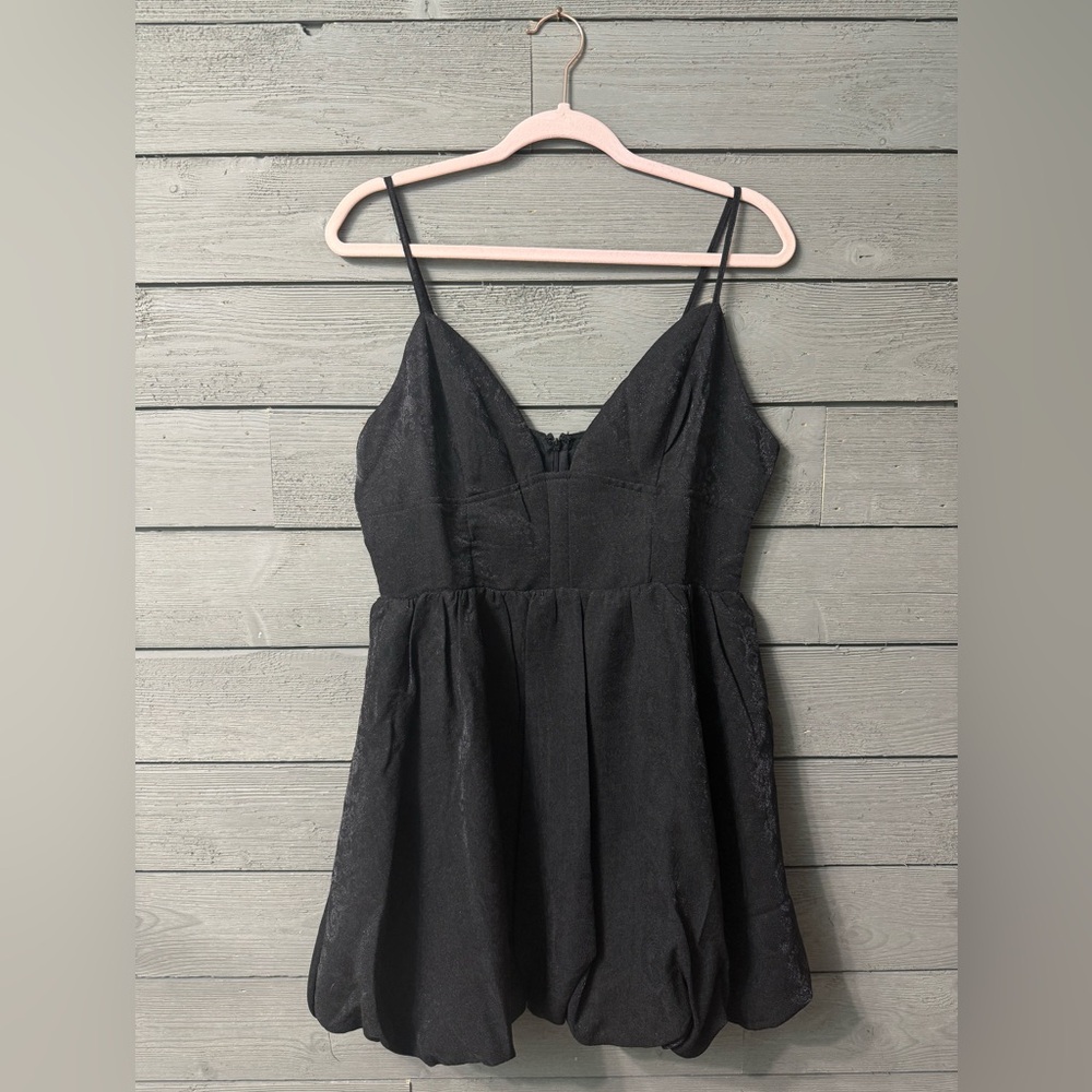 NWT VICI Storia LBD Black Paisley Bubble Hem Mini Dress Sz L Summer Concert Fest